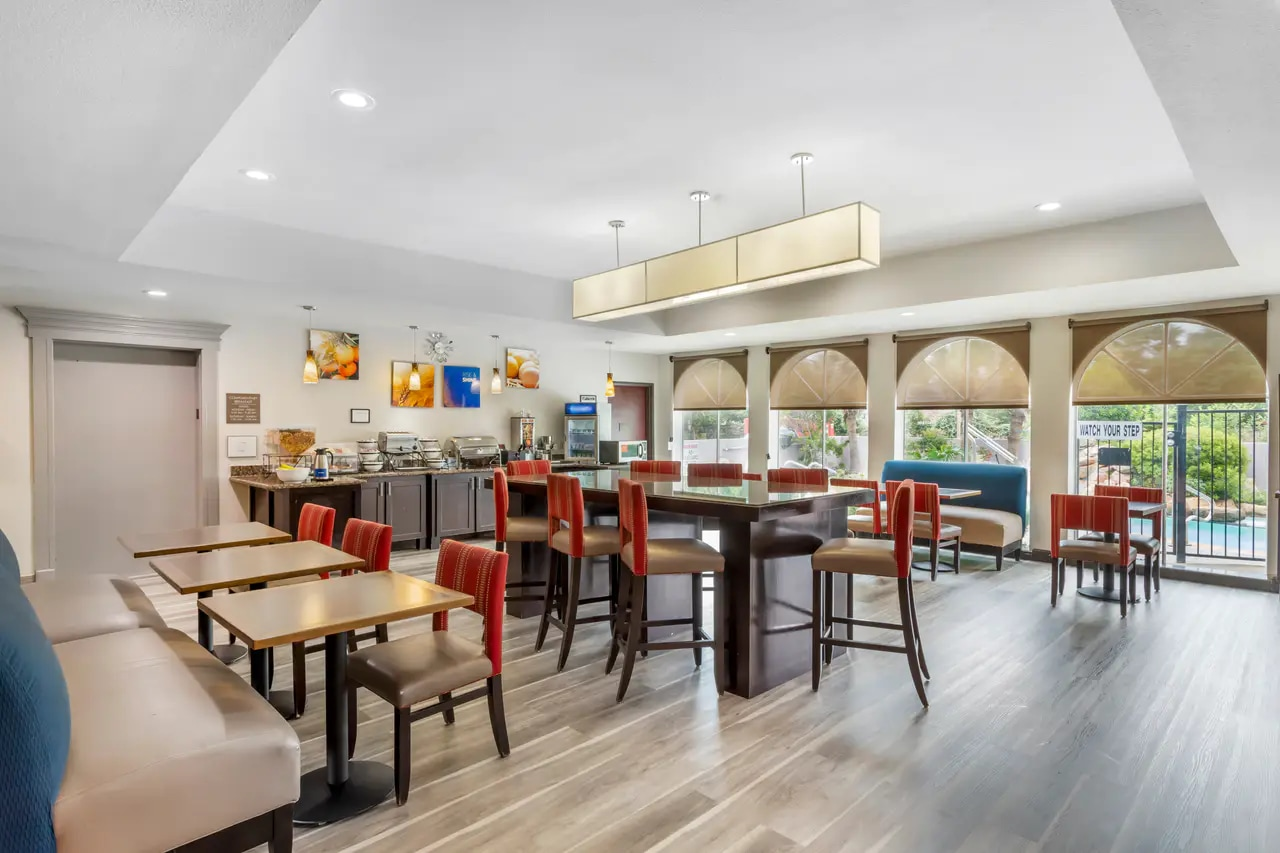 Comfortable Breakfast Comfortable Breakfast