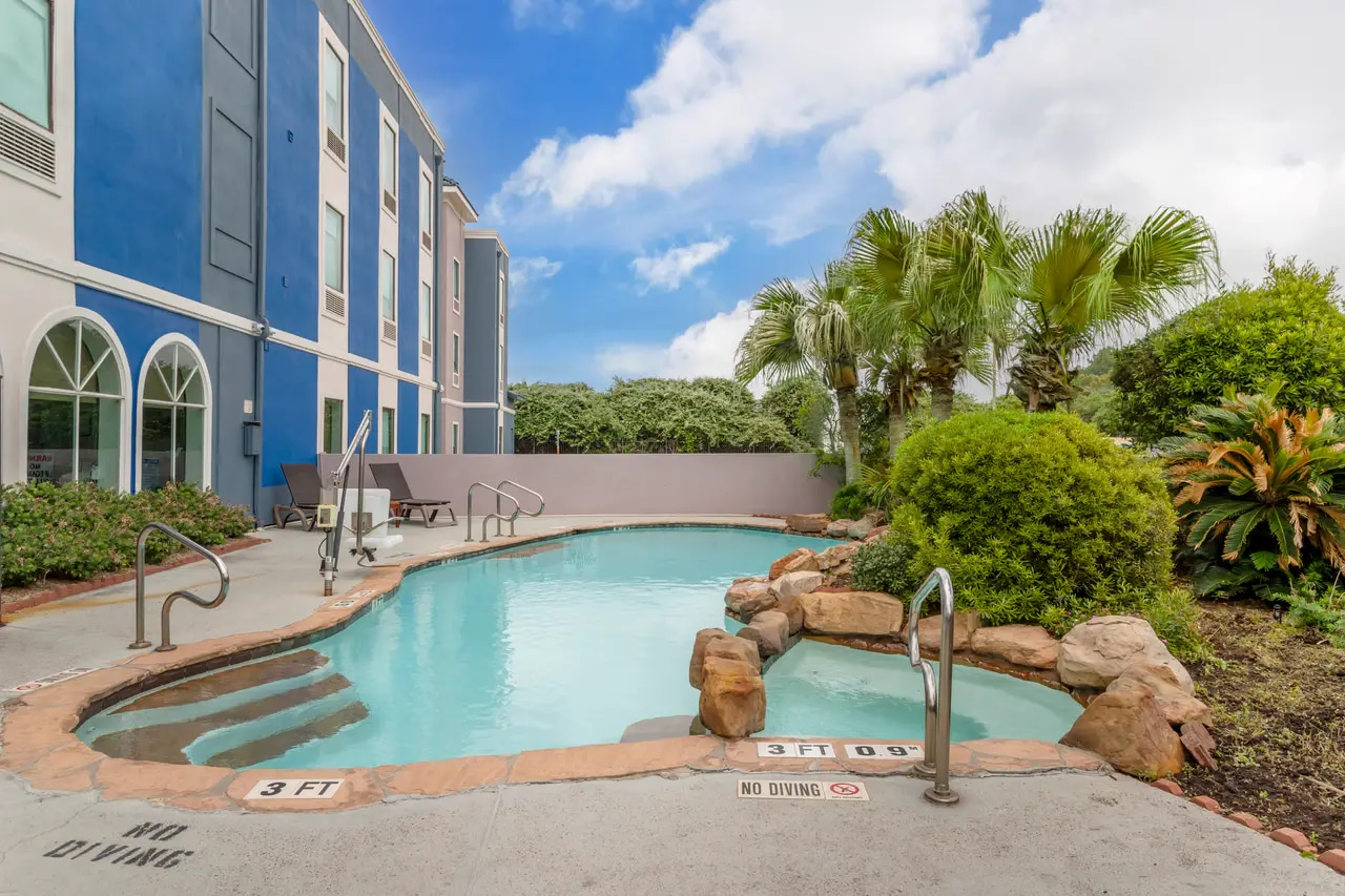 Refreshing Pool Refreshing Pool